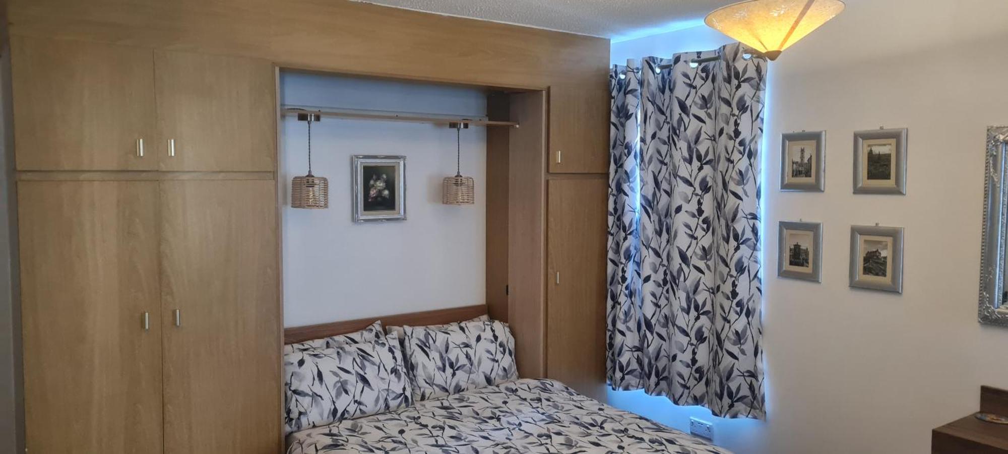 223 Websters Land - Stunning Castle View Apartment Edinburgh
